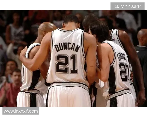 2007年NBA季后赛经典对决太阳队与马刺队的巅峰对决回顾