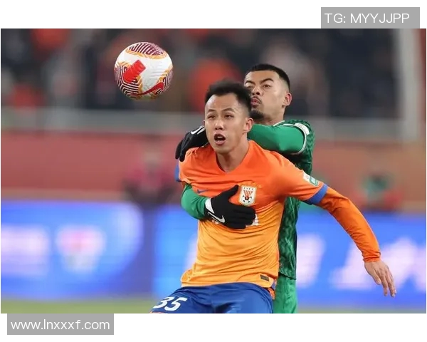 2016年北京国安与山东鲁能激战回顾：精彩瞬间与赛场激情再现